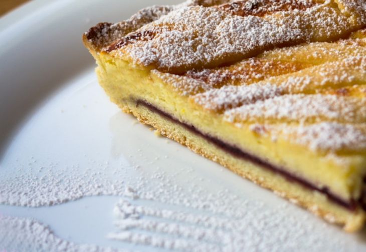 Crostata ai frutti di bosco con crema frangipane